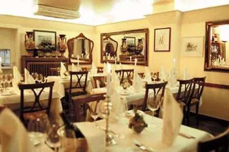 Maria Am Dom Apartment *