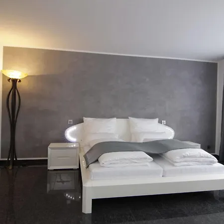 Maria Am Dom Apartment Cologne